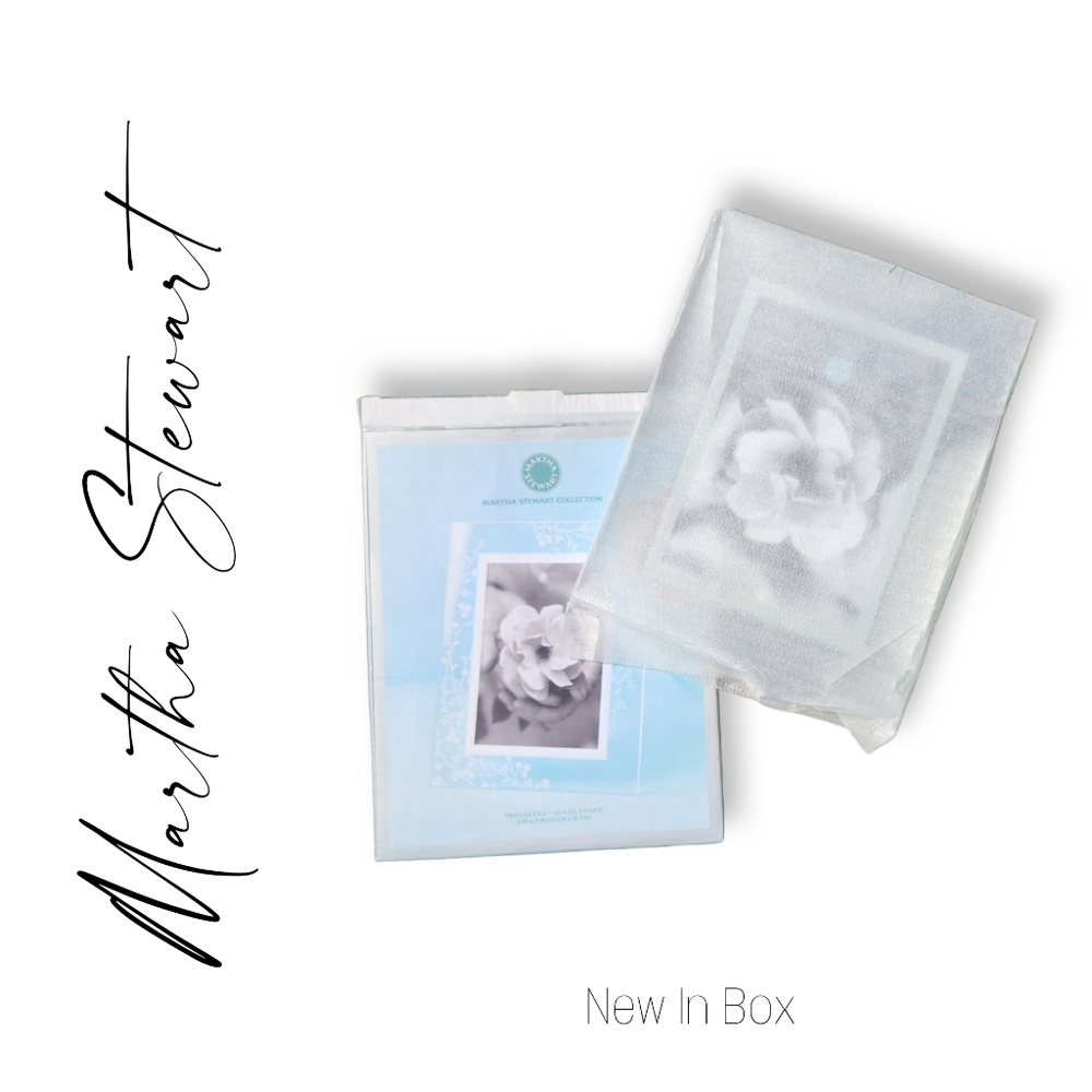 NEW Martha Stewart Clear Floral Photo Frame